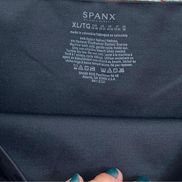 NWT Spanx Look At Me Now Camo Cropped High Waisted Leggings - Picture 9 of 10